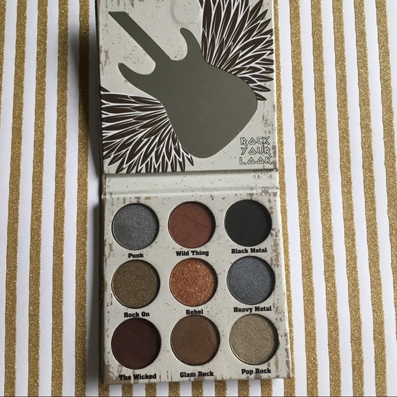 Crown Brush Other - Crown Brush Pro Glam Metals Palette